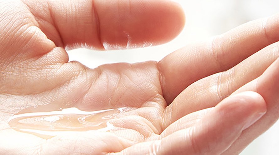 the benefits and uses of organic lavandin essential oil