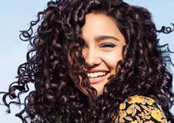 Model with curly hair